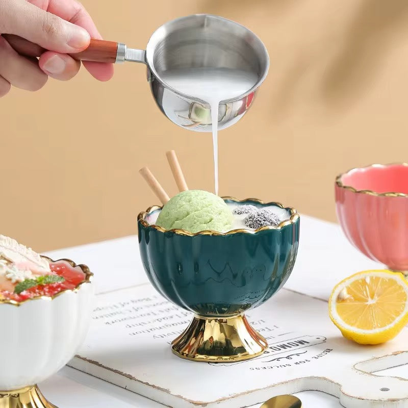 Tasses à dessert avec plateau