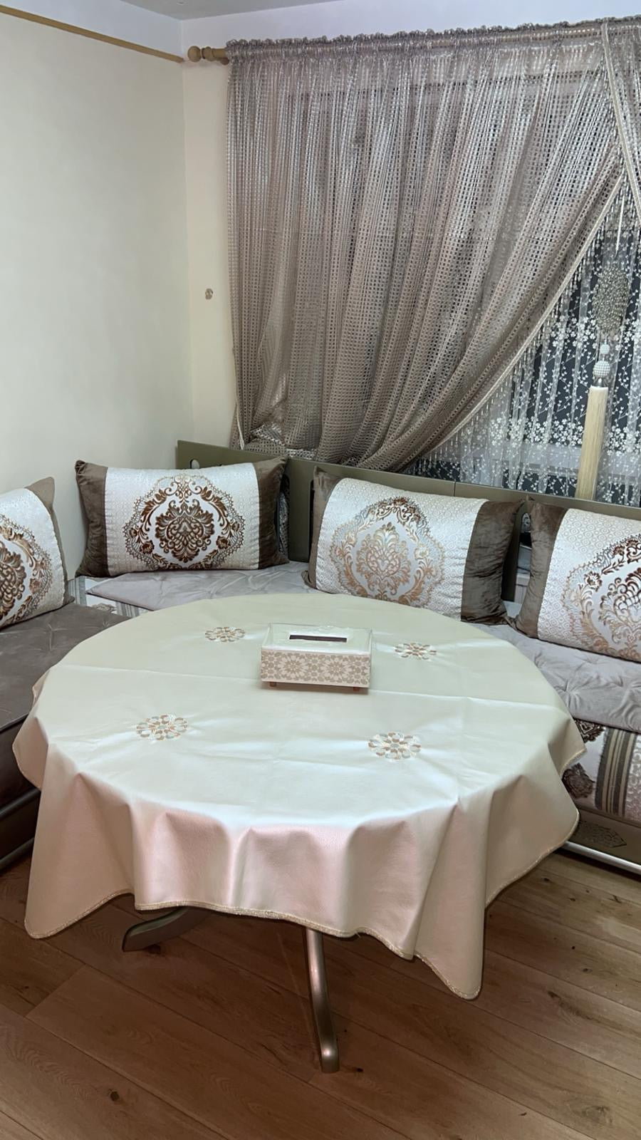 Nappe de table en simili cuir – Motif Zelija Cartier