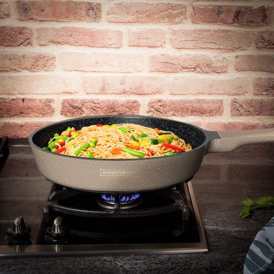 Ensemble de casseroles Royalty Line® Induction - Ensemble de casseroles 14 pièces - 4 poignées froides amovibles - Convient à toutes les sources de chaleur - Beige