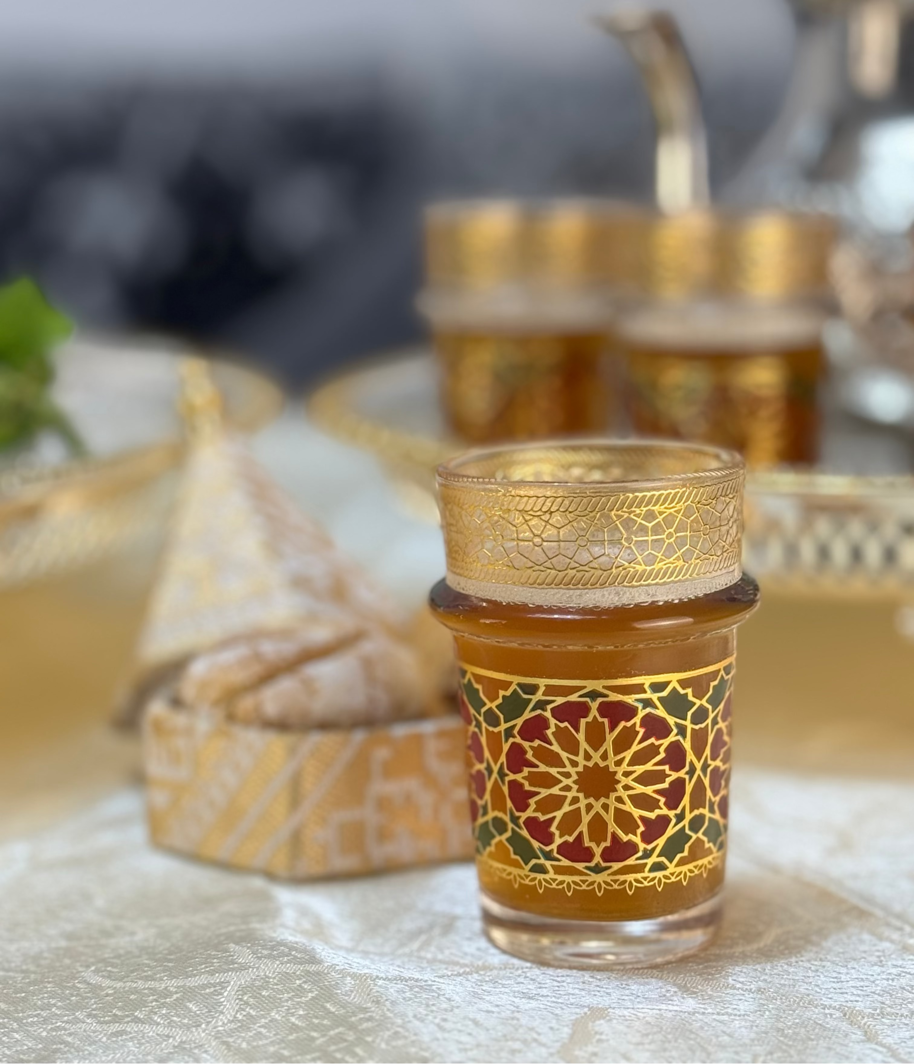 Ensemble 12 verres à  thé Marocain zelija couleur / mosaïque