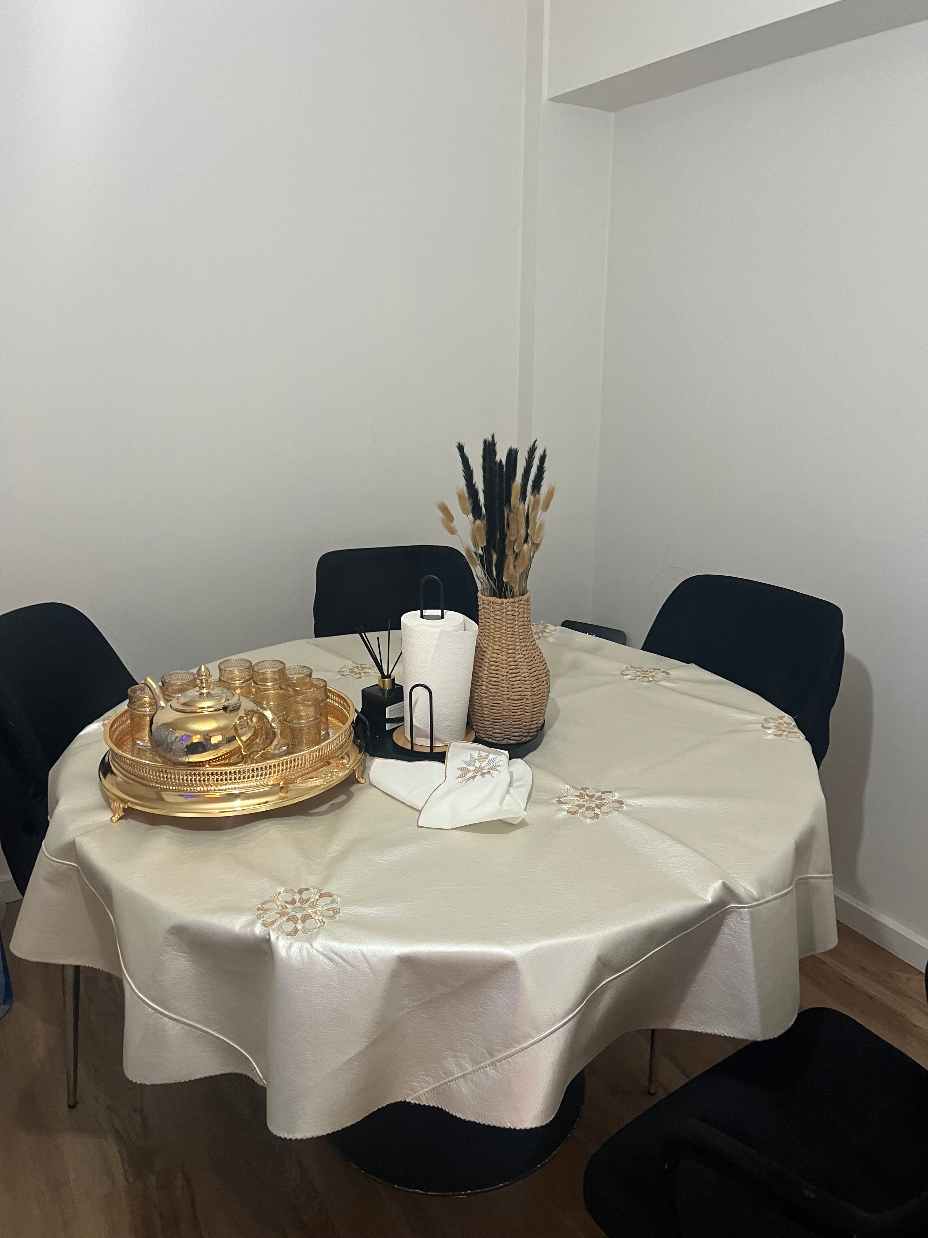 Nappe de table en simili cuir – Motif Zelija Cartier
